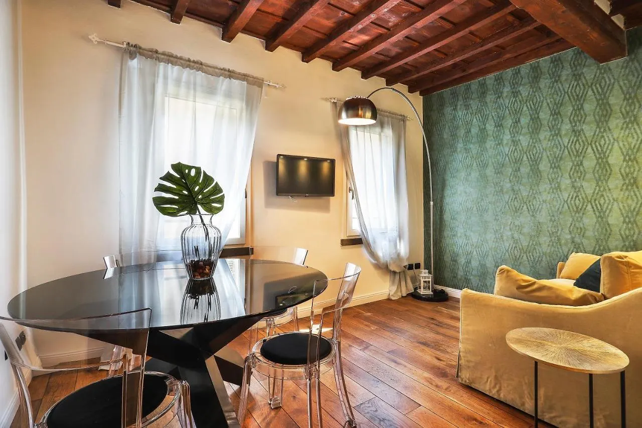 Signoria Stylish Suite In Флоренция Апартаменты